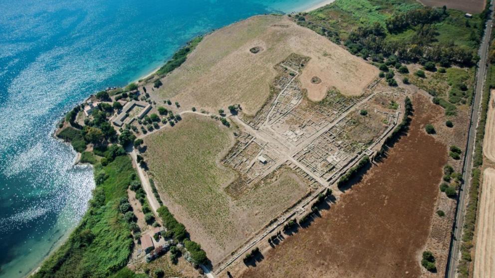 Megara Hyblaea - General view of the archaic agora and Hellenistic city / Photo: Luigi Nifosi.
