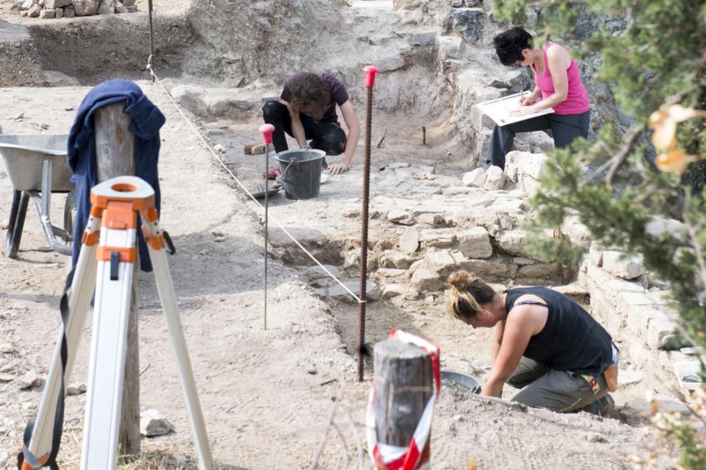 Fouille archéologique sur le site du château d'Hyères (Var) / Cliché : Lionel Roux (CNRS - LA3M).