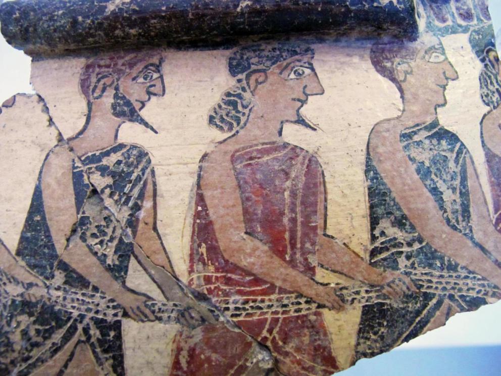 Mégara Hyblaea - Dinos polychrome de production locale avec héros tirant une corde, vers 640 av. J.-C. (inv. 6.064, Museo archeologico regionale Paolo Orsi).