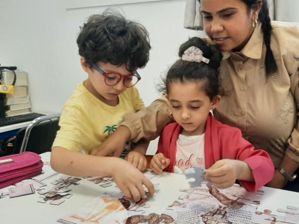 Projet Haya bina Thyna : création et organisation d'un atelier de médiation en archéologie à la Maison de France à Sfax / Crédit : Solenn de Larminat (CNRS - Centre Camille Jullian).