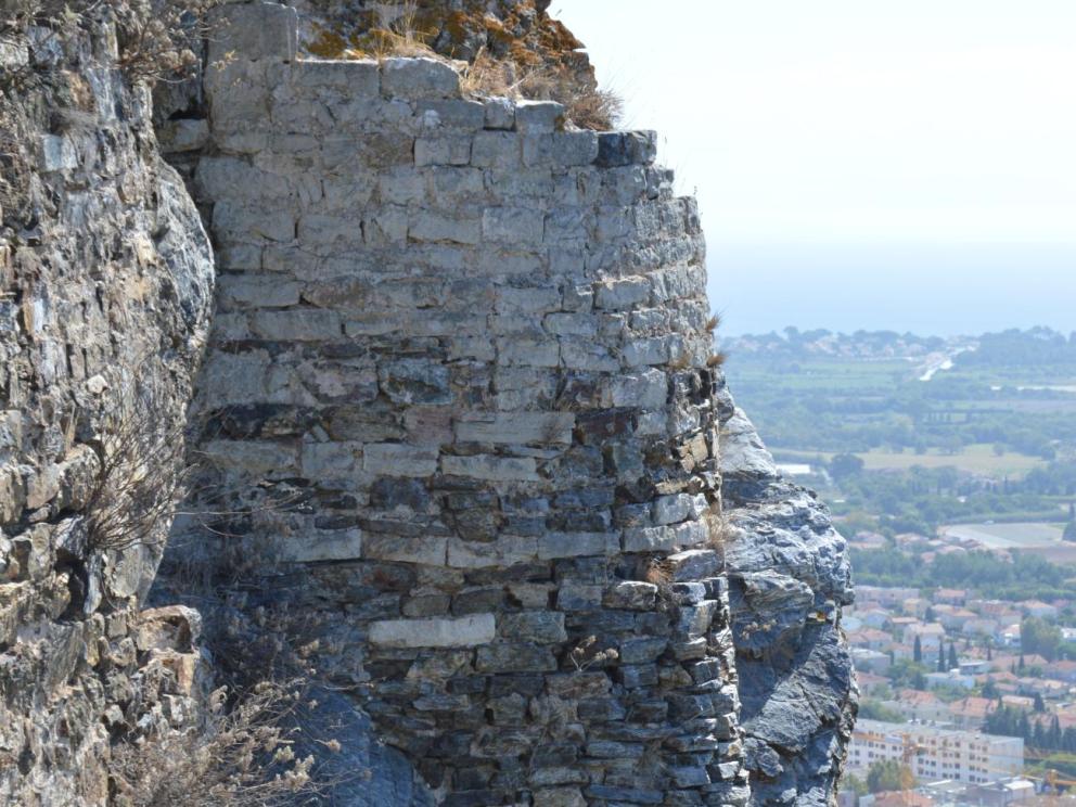 Château d'Hyères (Var) - Tour ronde de l’enceinte castrale / Cliché : David Ollivier (CNRS - LA3M).