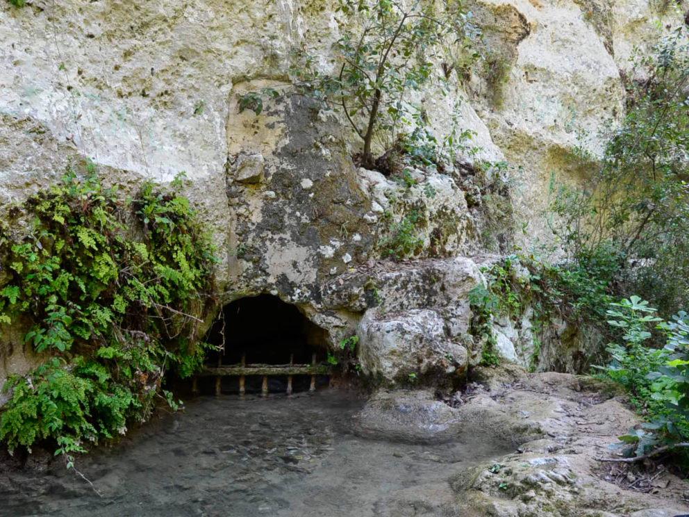 Aqueduc du Galermi (Syracuse, Sicile, Italie) - Captage de la Bottiglieria / Cliché : Mission HydroSyra 2015.
